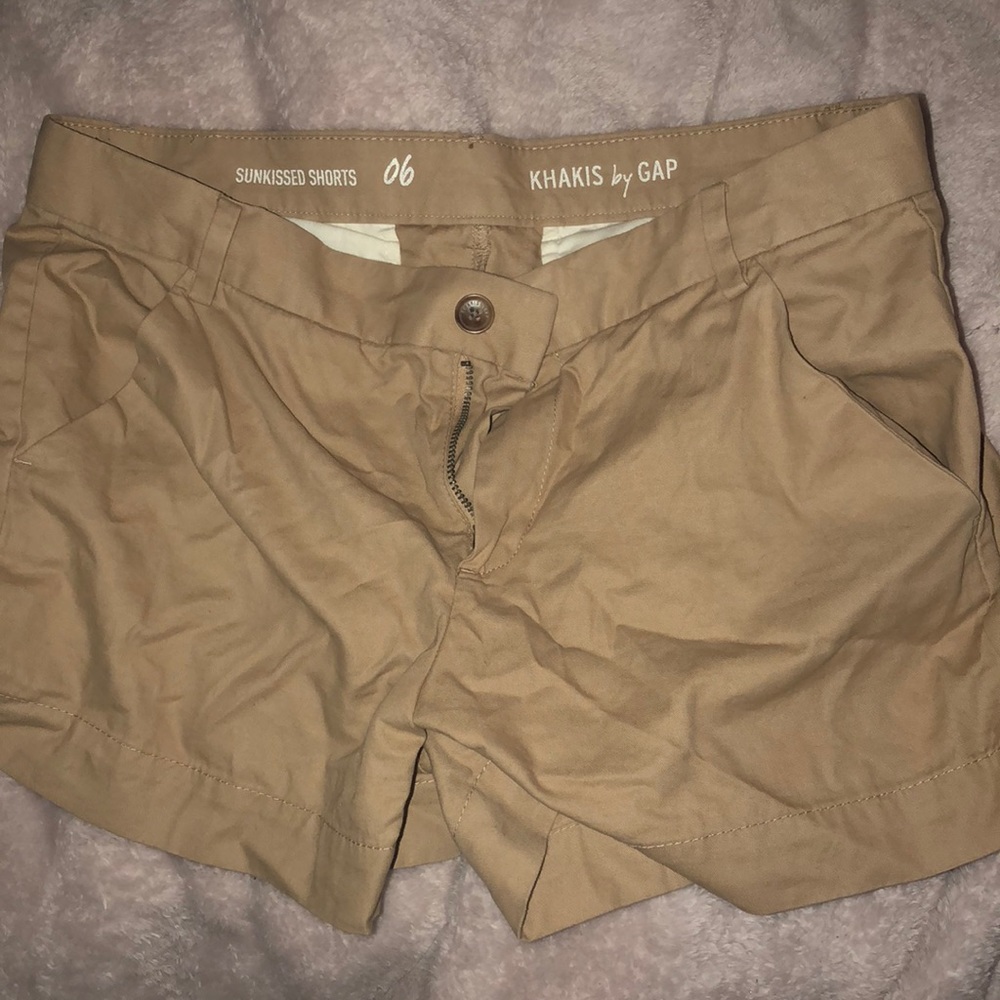 Khaki Gap shorts